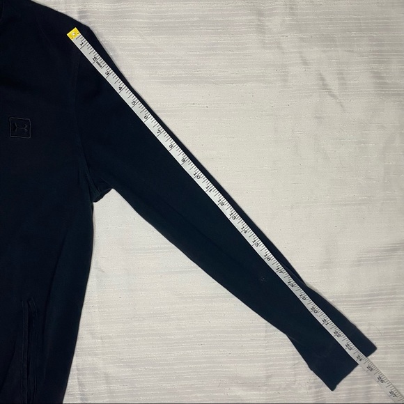 Under Armour all Black pull over hoodie sweater for workout or lounge - Picture 7 of 7